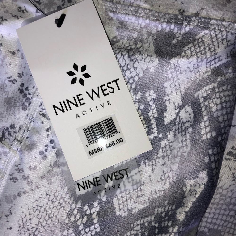 Nine West Gray & White Snake Skin Print Leggings - Picture 3 of 6